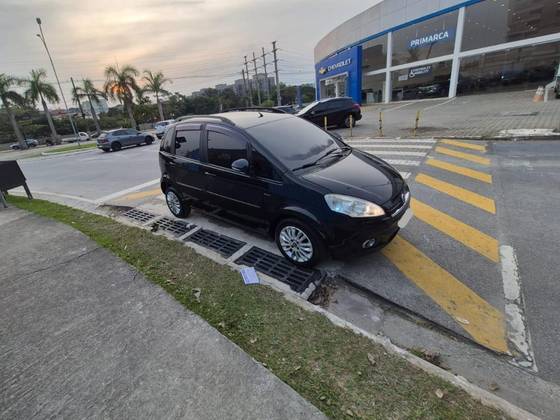 FIAT IDEA 1.6 MPI ESSENCE 16V FLEX 4P AUTOMATIZADO FIAT IDEA 1.6 MPI ESSENCE 16V FLEX 4P AUTOMATIZADO
